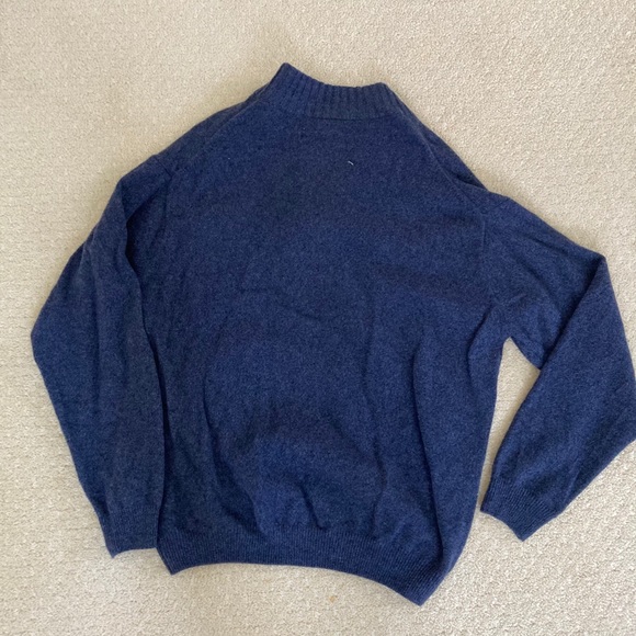 Lacoste sweater - Picture 3 of 3